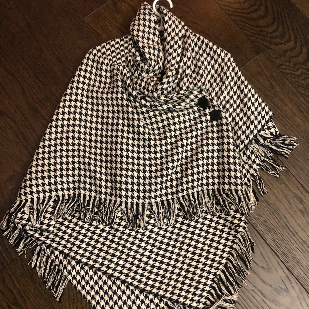Houndstooth Poncho